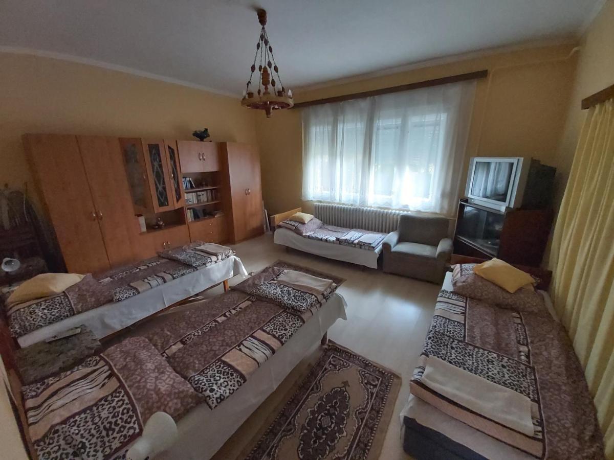 Var-Lak Vendeghaz Szendro المظهر الخارجي الصورة